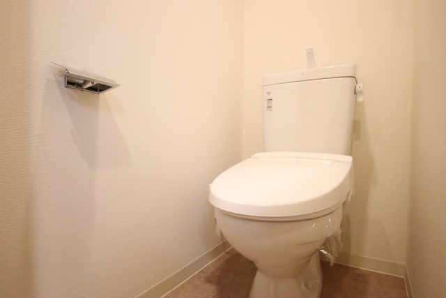 トイレ　※別室の参考写真の為、現況優先です。
