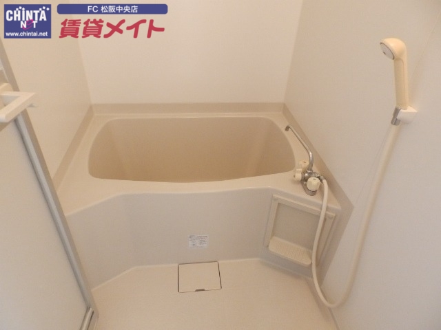 バス・シャワールーム　同物件別部屋のお写真です。