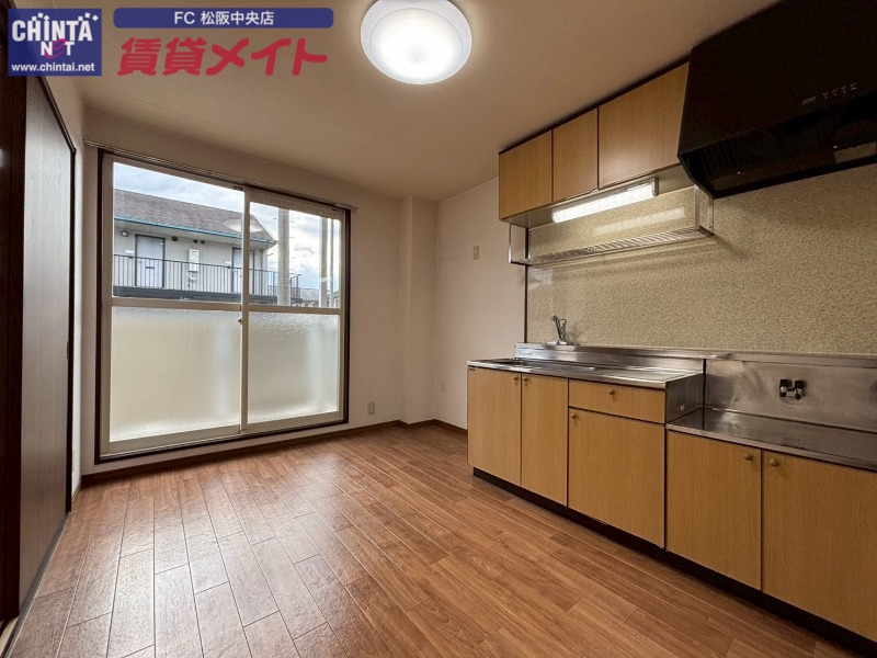 居室・リビング　同物件別部屋のお写真です。