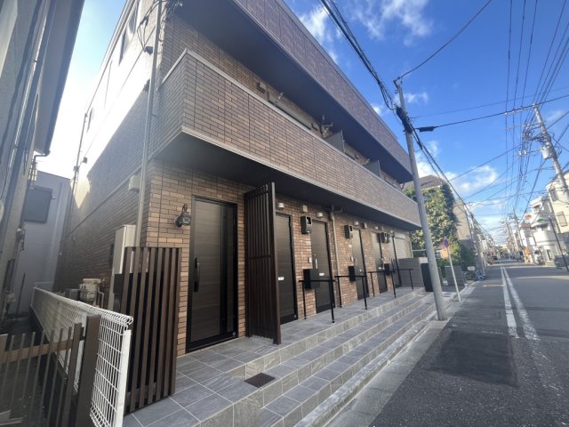 エントランス　落ち着いたエントランスです