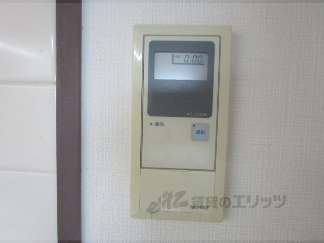 その他設備　給湯器リモコン