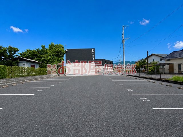 駐車場　車をお持ちの方に嬉しい駐車場付きの物件です