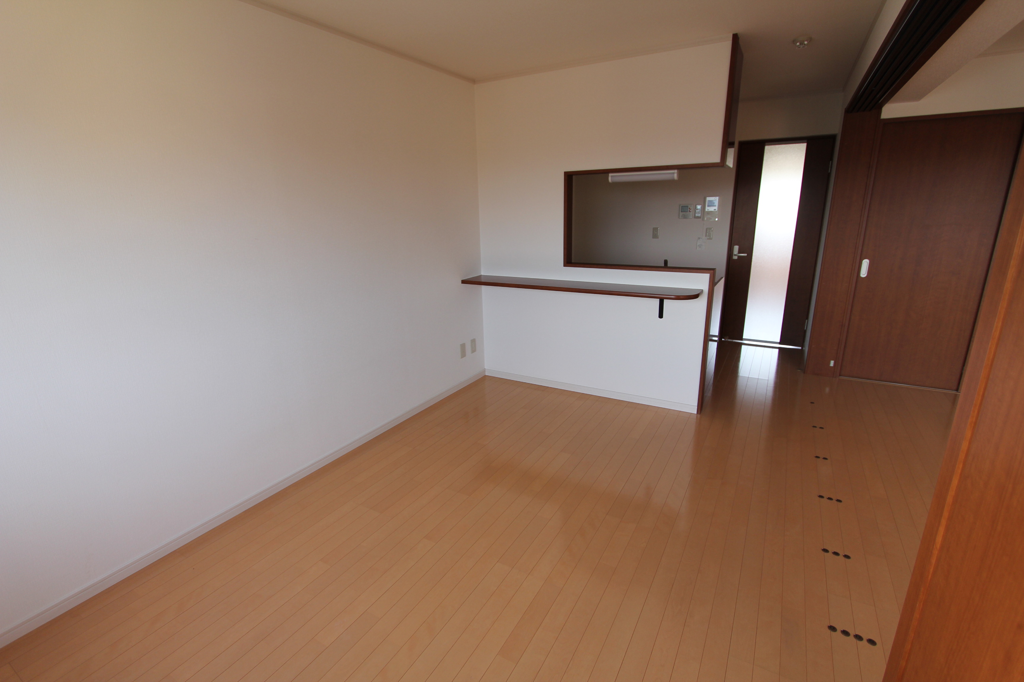 居室・リビング　同建物類似部屋参考画像です