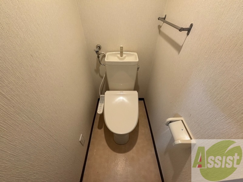 トイレ　ウォシュレット機能がついたトイレ。安心して使用できますね。