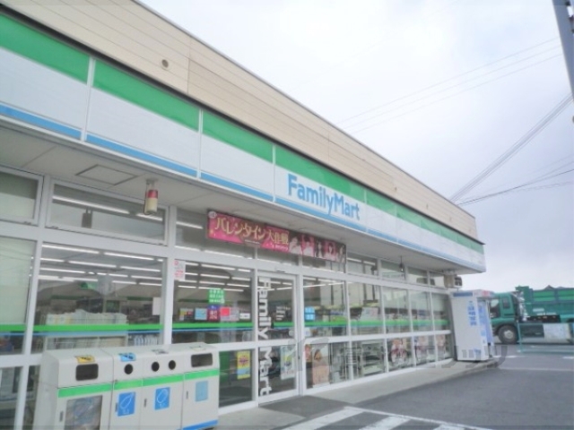 コンビニ　ファミリーマート草津青地店（コンビニ）まで530m