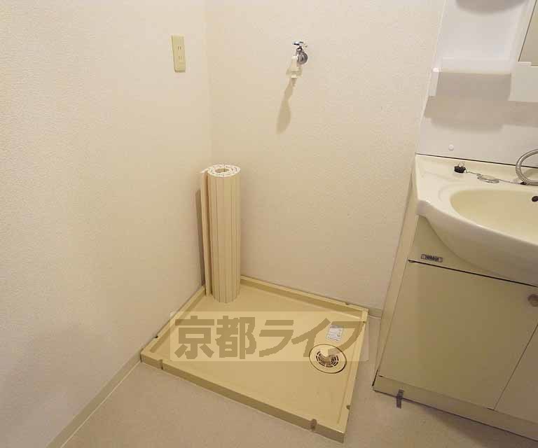 その他設備　脱衣所に洗濯機置き場がありますね。