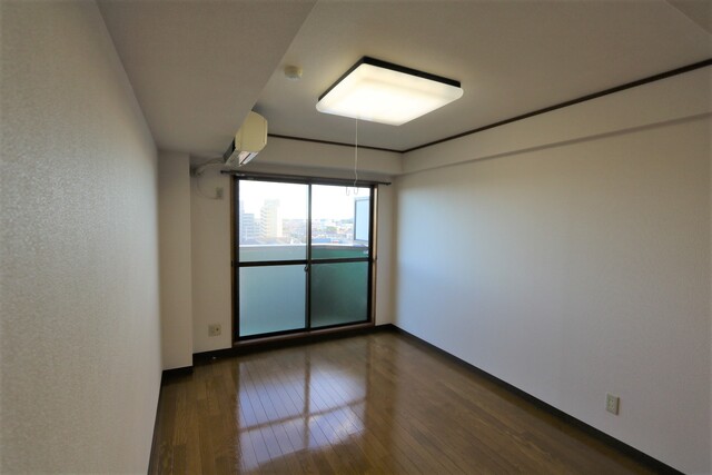 居室・リビング　☆南向きのお部屋☆