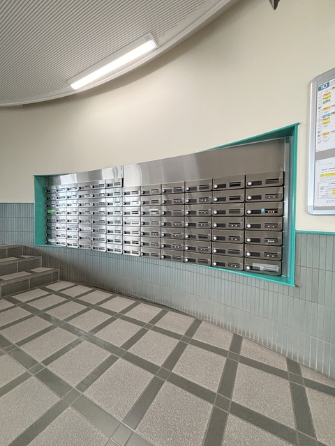 エントランス　集合メールボックスも完備♪♪