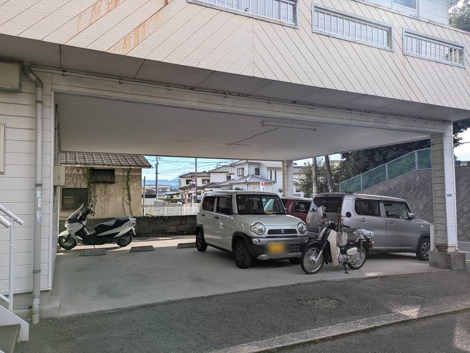 駐車場　駐車場