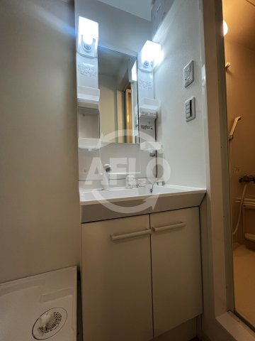 洗面設備　みおつくし京橋　独立洗面台