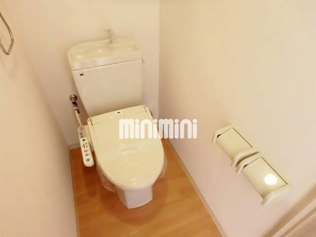 トイレ　（参考写真）温水洗浄便座付きのトイレです。