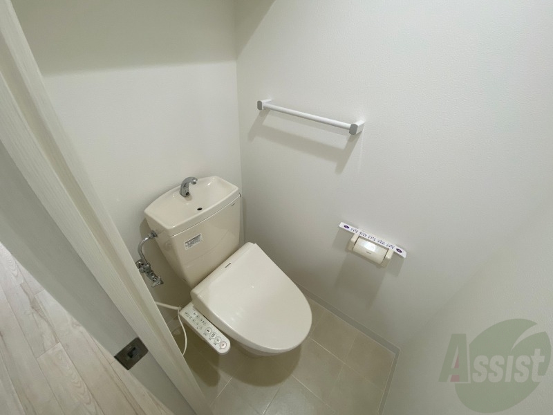 トイレ　こちらはトイレです。清潔感があり、安心して使用できます。