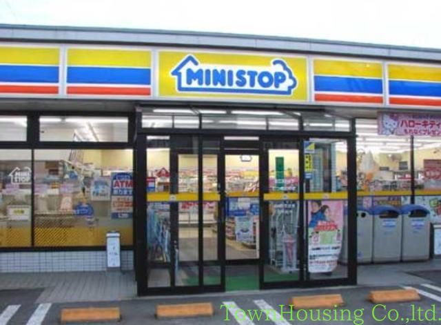 コンビニ　ミニストップ（コンビニ）まで470m