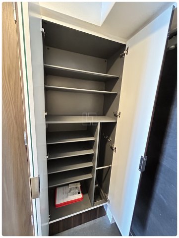 収納　プレサンスOSAKADOMECITYビーツ　シューズボックス