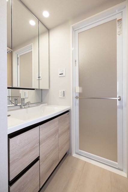 洗面設備　※写真は同タイプ住戸です。