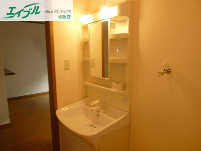 洗面設備　同物件別室の写真です