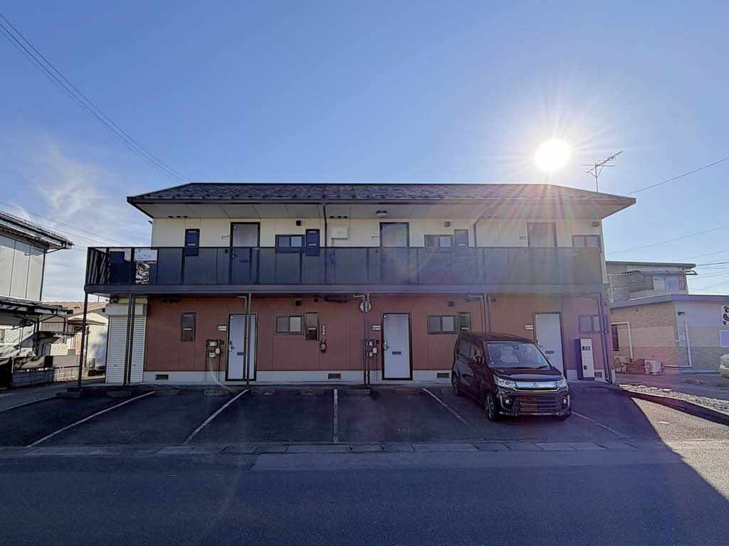 建物外観　駐車場