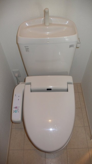 トイレ　温水洗浄便座付トイレ