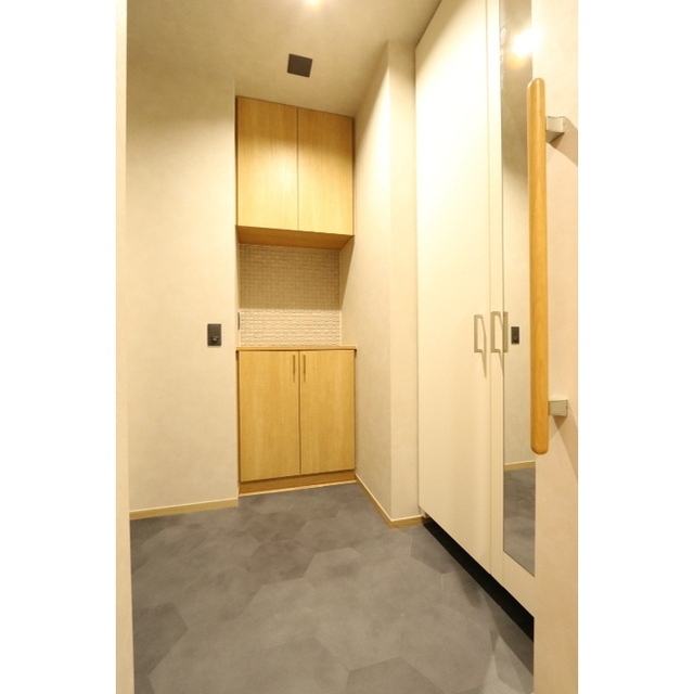 玄関　収納も充実した広々玄関