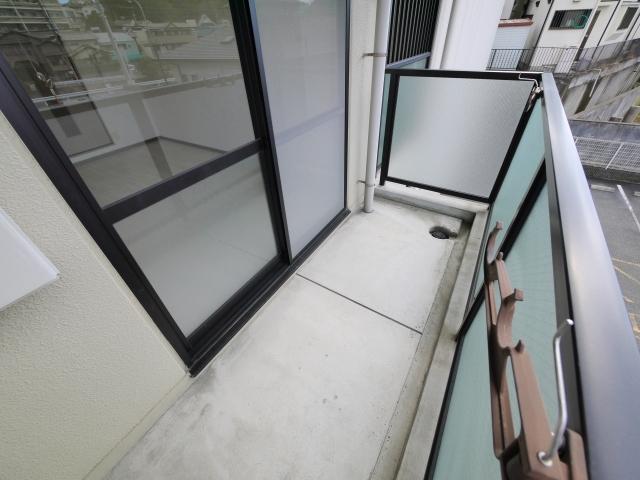 バルコニー　陽当たり良好なバルコニーです