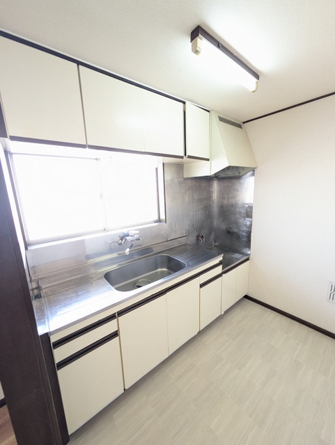 キッチン　窓があるキッチン