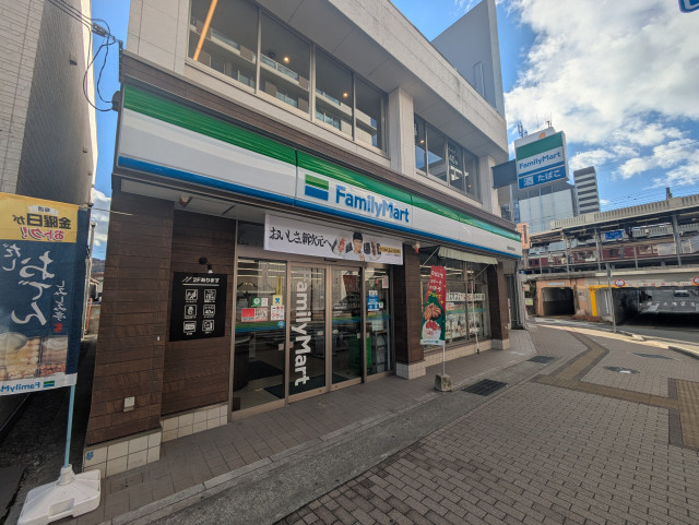 コンビニ　ファミリーマート　鈴蘭台駅前店（コンビニ）まで600m