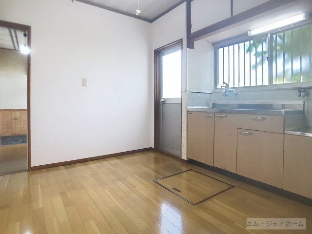 篠原町貸家の居間写真
