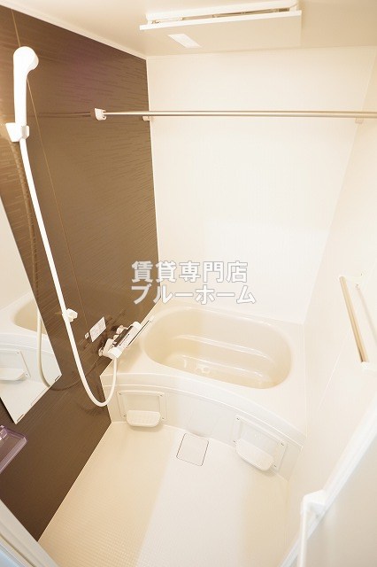 バス・シャワールーム　浴室乾燥機付きのお風呂です！