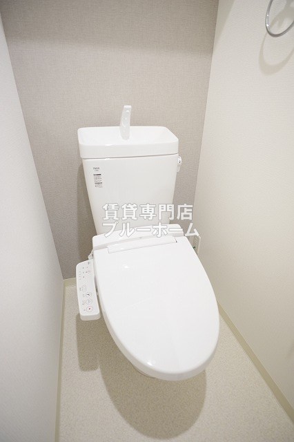 トイレ　温水洗浄便座付きのトイレです！