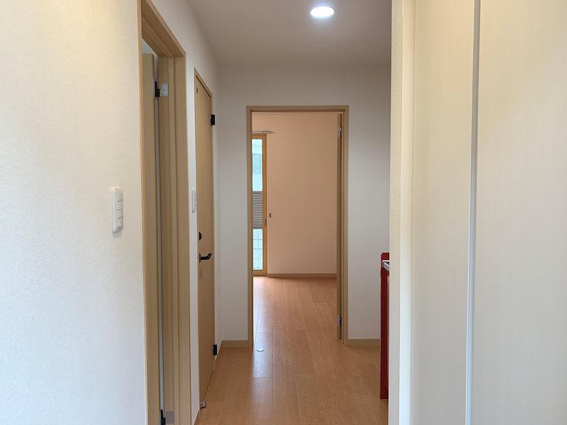 玄関　※同タイプの画像になります