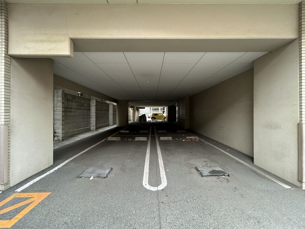 駐車場　駐車場