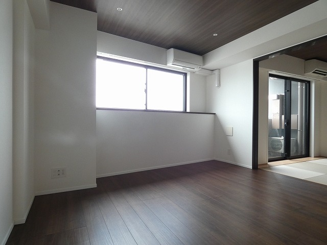 居室・リビング　内観1