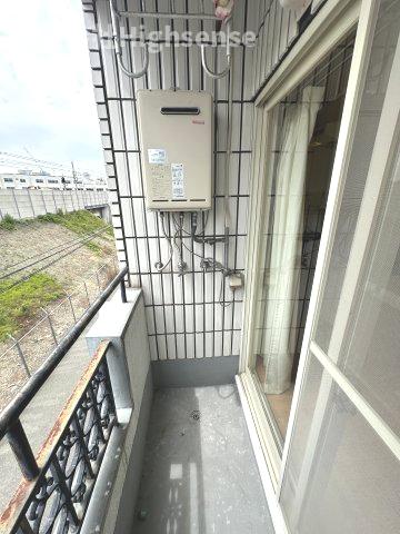 バルコニー　お洗濯にも便利なバルコニー付き