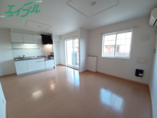 居室・リビング　反転タイプ参考写真