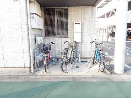 その他共有部分　駐輪場に自転車も停められます♪