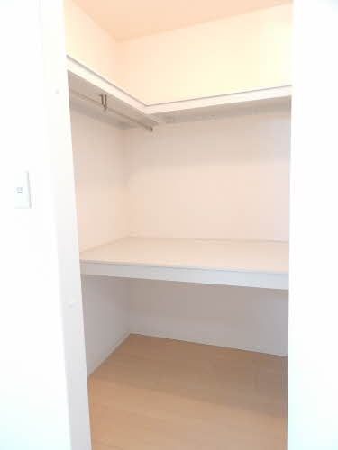 収納　ウォークインクローゼットなので収納豊富です☆