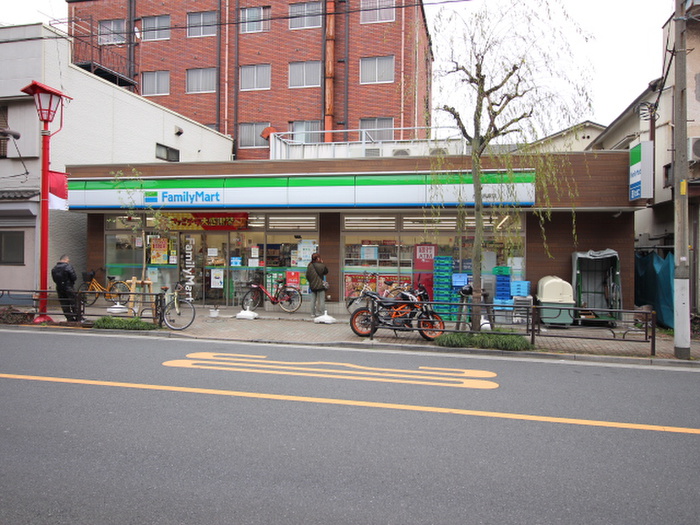 コンビニ　物件（コンビニ）まで272m