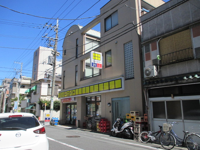 コンビニ　物件（コンビニ）まで150m