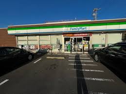 コンビニ　ファミリーマート稲沢国府宮店（コンビニ）まで575m