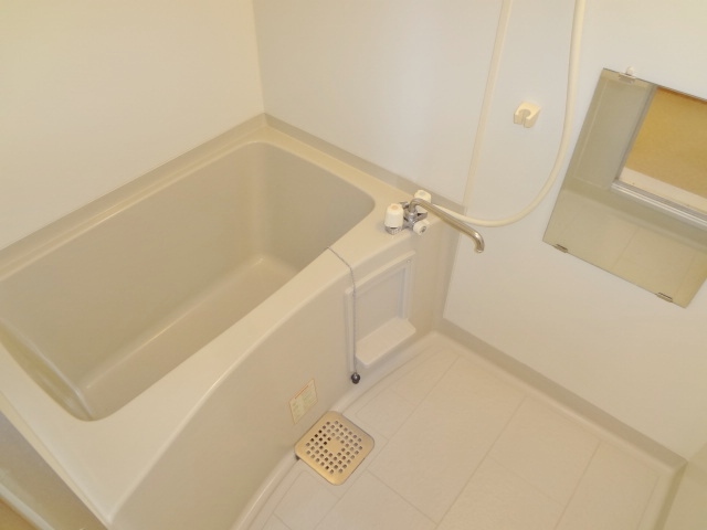 バス・シャワールーム　２４時間換気付きの浴室です