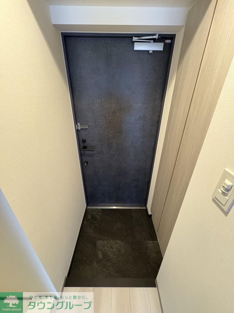 玄関　リビング/居室