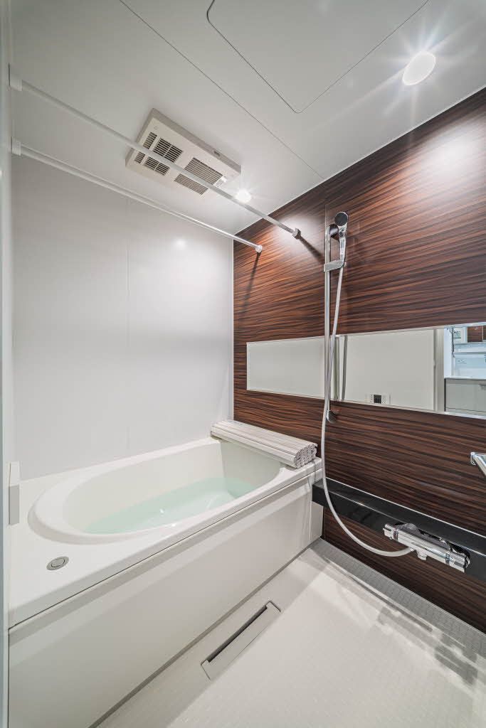 バス・シャワールーム　バスルーム