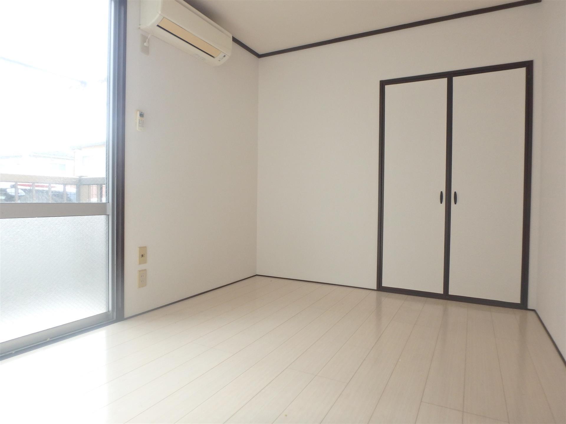 居室・リビング　フローリング６帖の洋室です