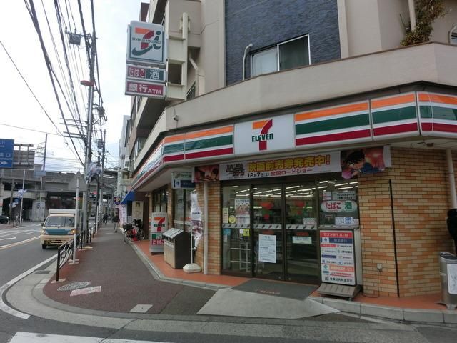 コンビニ　セブンイレブン川崎上小田中店（コンビニ）まで82m
