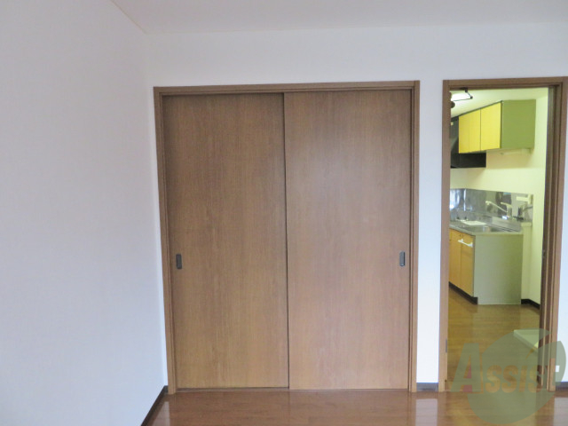 収納　収納はこちらのクローゼットになりますね。