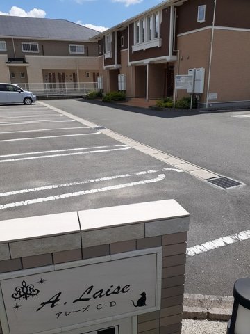 駐車場　駐車スペースもあります☆