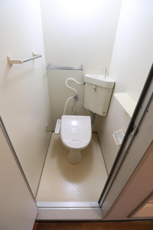 その他　温水洗浄暖房便座付きトイレ