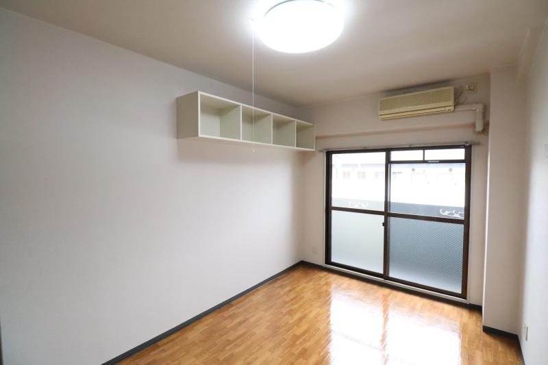 その他部屋・スペース　室内照明付き、天井の高いお部屋