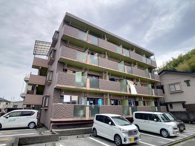 建物外観　現況と異なる部分は現況を優先いたします。