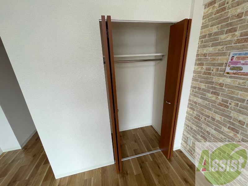 収納　クローゼットは奥行きもあり、荷物が多い方でも安心です。